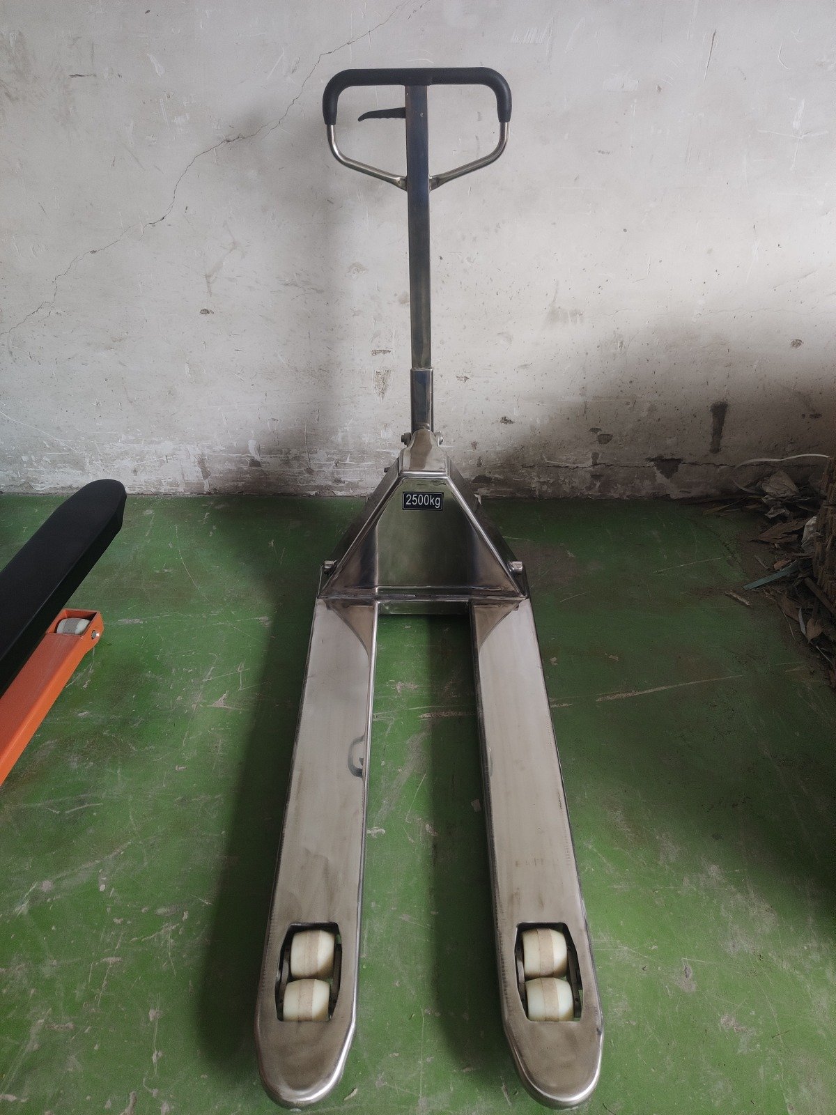 SS Pallet Truck - Image 3