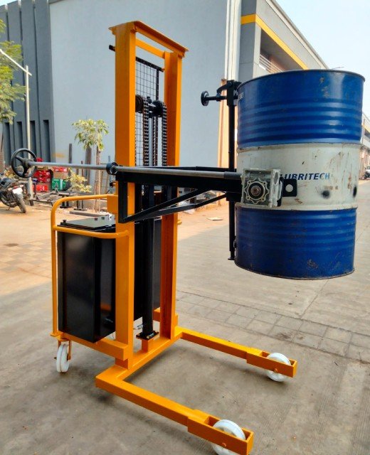 Battery Operated Drum Lifter cum Tilter - 1.6 Mtr. - Image 2