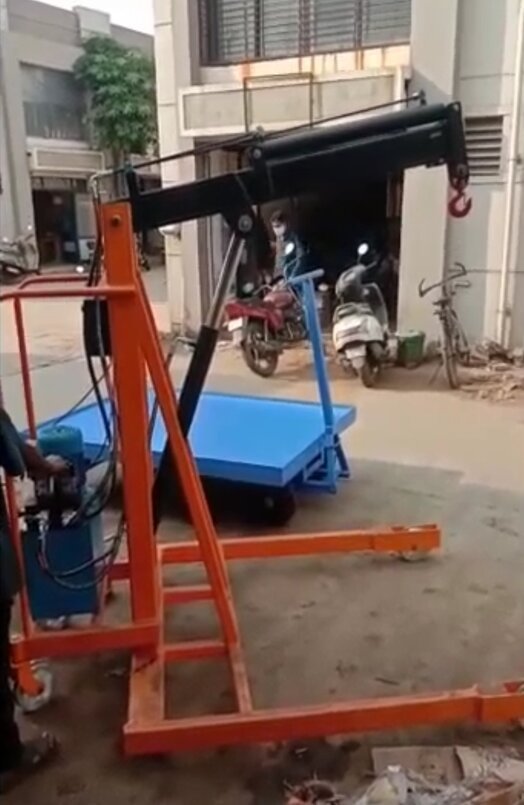 Floor Crane - Electric - Image 2