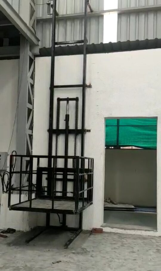 Goods Lift Single Mast (Hydraulics) - Image 2